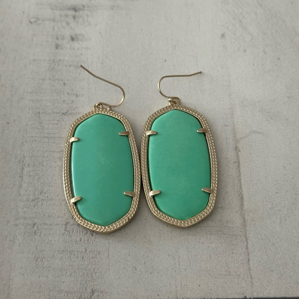 ✨ retired Kendra Scott- Danielle Statement earrings ✨